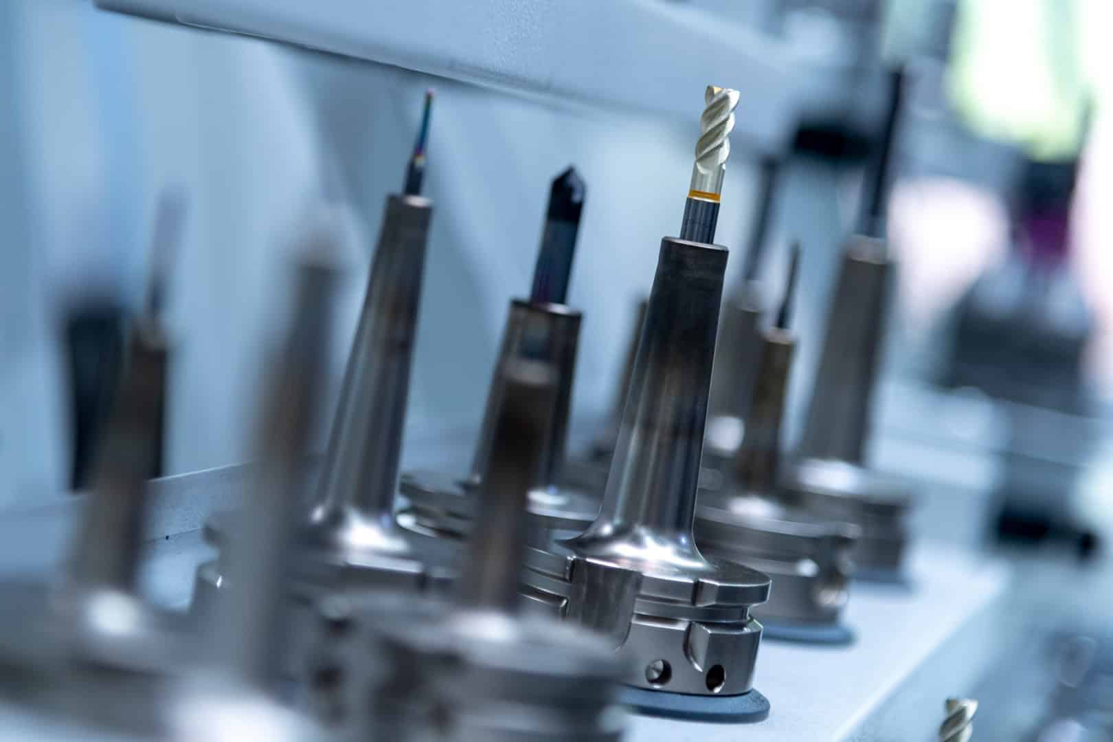 Die Henn Connector Group setzt auf ecosio als Partner.