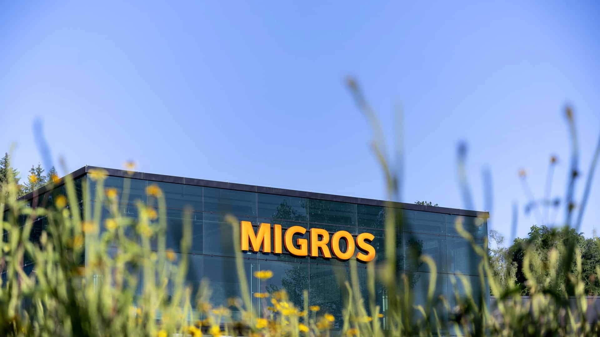 Migros - Case Study - Schriftzüge Außen